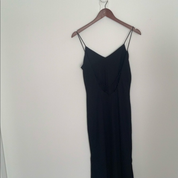 Black formal gown! - Picture 4 of 5